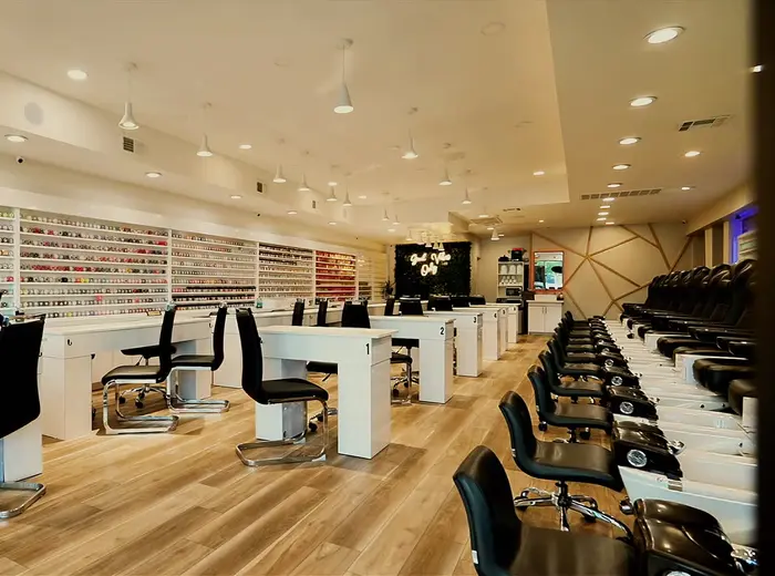 Pedicure finish used to illustrate this Phoenix appointment guide